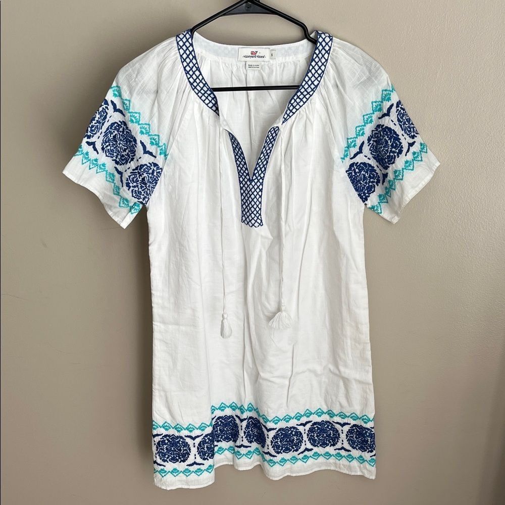 Vineyard Vines White Tunic Dress with Navy and Teal Embroidery